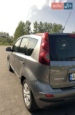 Хетчбек Nissan Note 2010 в 