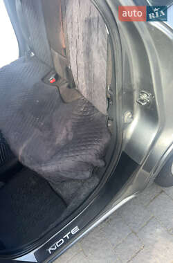 Хетчбек Nissan Note 2010 в 