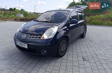 Хэтчбек Nissan Note 2006 в 