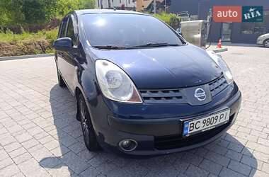 Хэтчбек Nissan Note 2006 в 