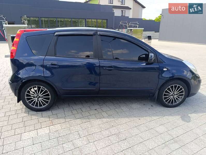 Хэтчбек Nissan Note 2006 в Львове