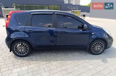 Хэтчбек Nissan Note 2006 в 