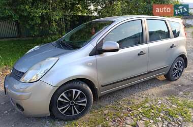 Хэтчбек Nissan Note 2008 в 