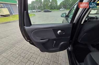 Хэтчбек Nissan Note 2010 в 