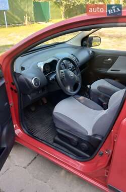 Хэтчбек Nissan Note 2008 в 