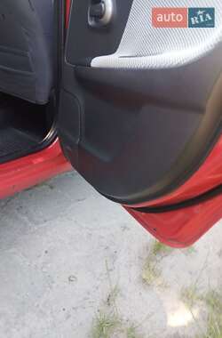 Хэтчбек Nissan Note 2008 в 