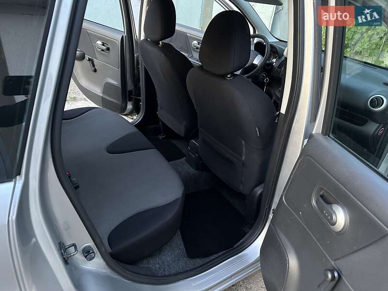 Хетчбек Nissan Note 2009 в Чернівцях
