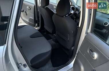 Хэтчбек Nissan Note 2009 в 