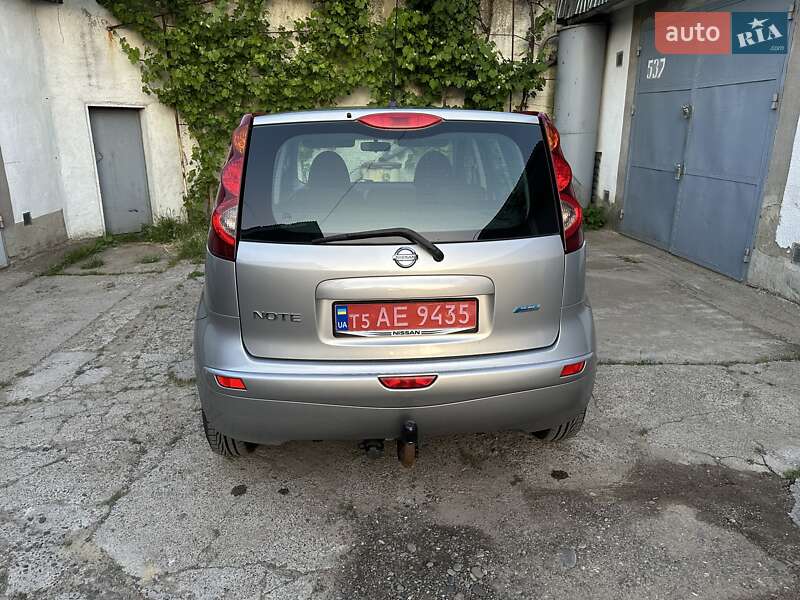 Хетчбек Nissan Note 2009 в Чернівцях