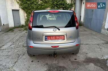 Хэтчбек Nissan Note 2009 в 