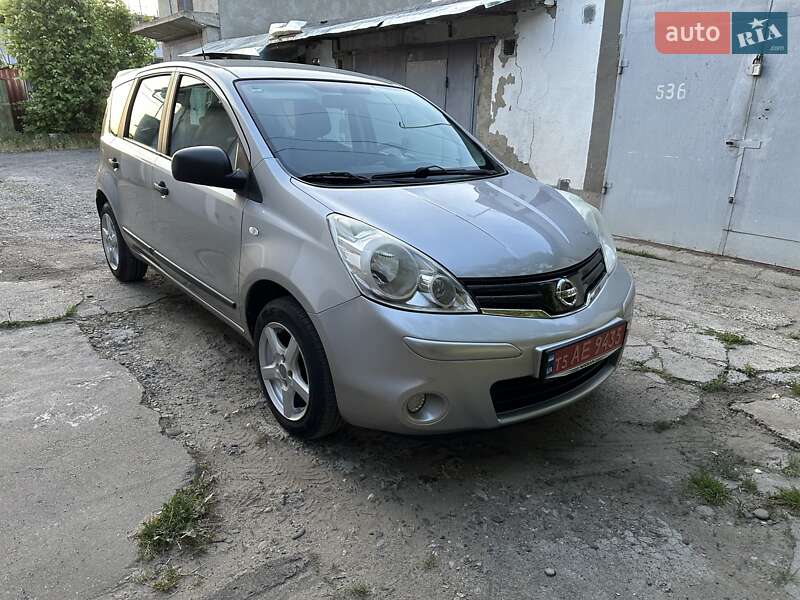 Хетчбек Nissan Note 2009 в Чернівцях