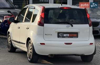 Хэтчбек Nissan Note 2012 в 
