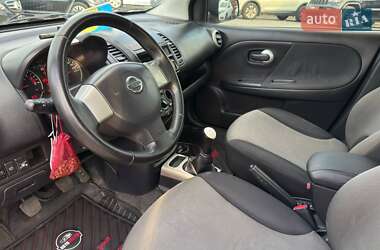 Хэтчбек Nissan Note 2012 в 
