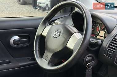 Хэтчбек Nissan Note 2012 в 