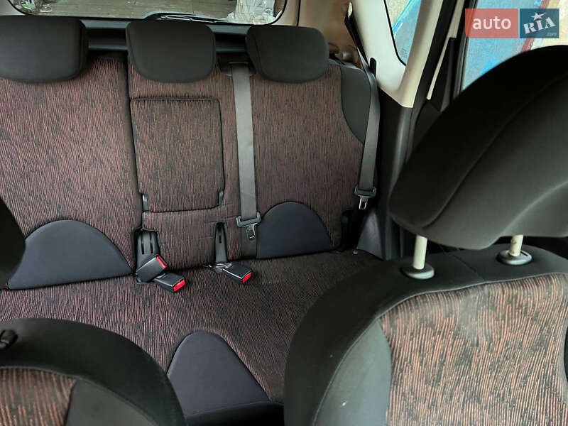Хетчбек Nissan Note 2010 в Львові