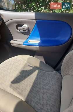 Хэтчбек Nissan Note 2007 в 