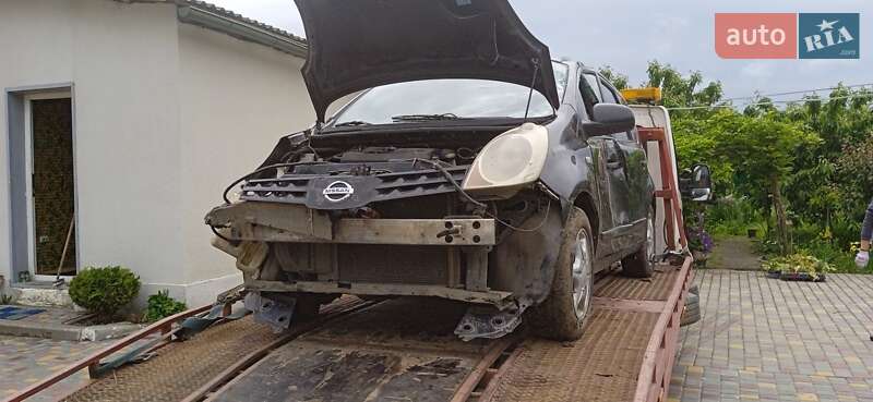 Хэтчбек Nissan Note 2006 в 