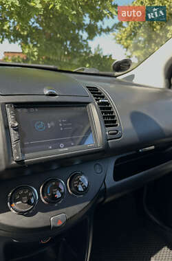 Хэтчбек Nissan Note 2012 в 