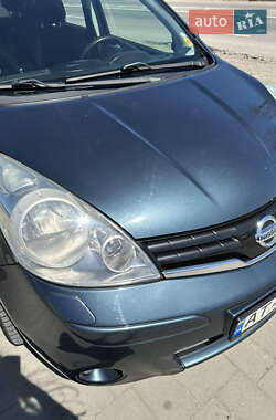 Хэтчбек Nissan Note 2012 в 