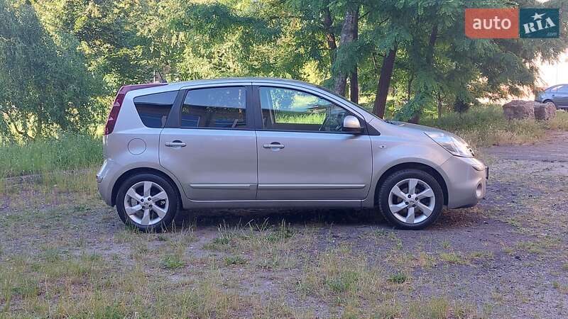 Хетчбек Nissan Note 2010 в Луцьку