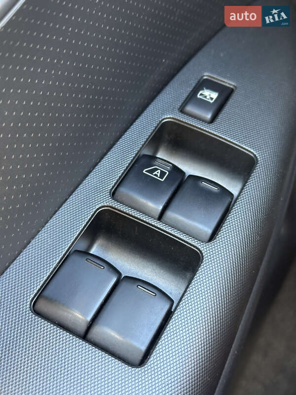 Хэтчбек Nissan Note 2006 в Луцке фото 19 Хэтчбек Nissan Note 2006 в Луцке