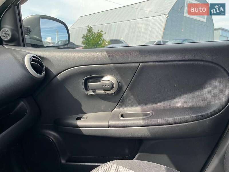 Хэтчбек Nissan Note 2011 в Львове