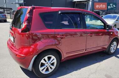 Хэтчбек Nissan Note 2012 в 