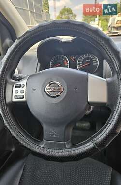 Хэтчбек Nissan Note 2012 в 
