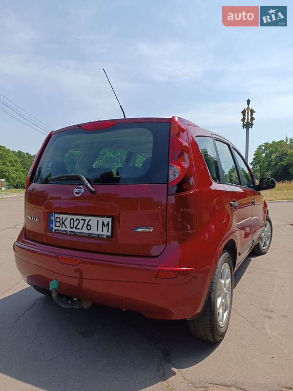 Хэтчбек Nissan Note 2012 в Ровно