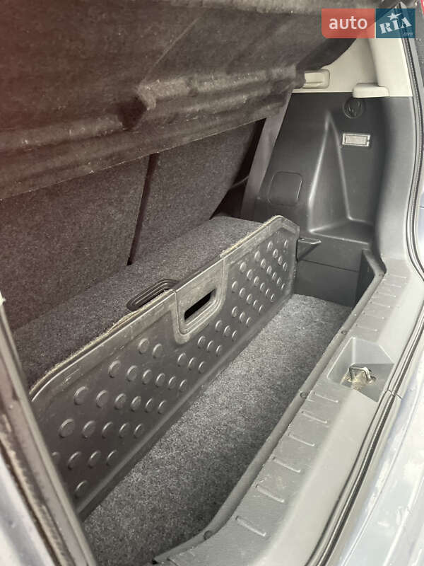 Хетчбек Nissan Note 2010 в Львові
