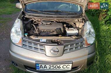Хэтчбек Nissan Note 2007 в 