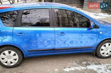 Хэтчбек Nissan Note 2008 в 