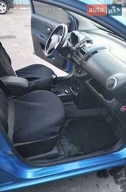 Хэтчбек Nissan Note 2008 в 