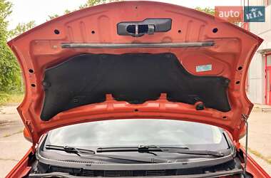 Хэтчбек Nissan Note 2006 в 
