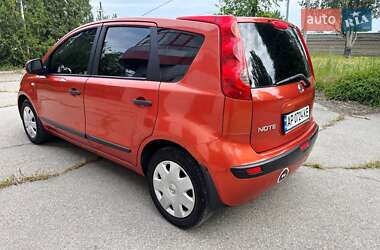 Хэтчбек Nissan Note 2006 в 