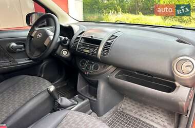 Хэтчбек Nissan Note 2006 в 