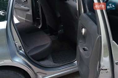 Хэтчбек Nissan Note 2011 в 