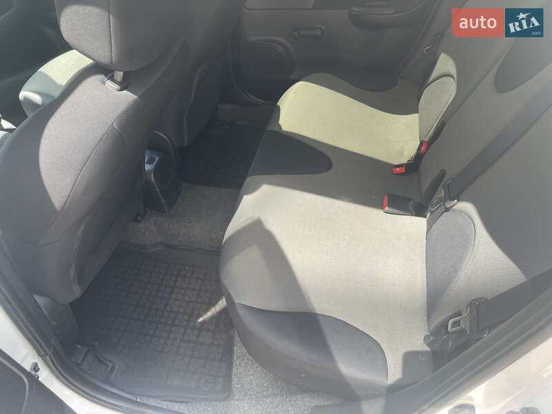 Хэтчбек Nissan Note 2013 в Ирпене