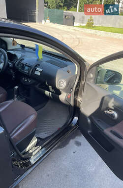 Хэтчбек Nissan Note 2007 в 