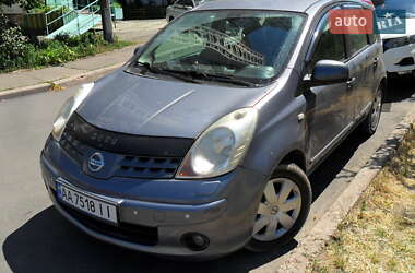 Хэтчбек Nissan Note 2007 в 