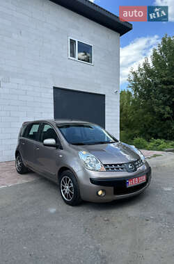 Хэтчбек Nissan Note 2007 в Хороле