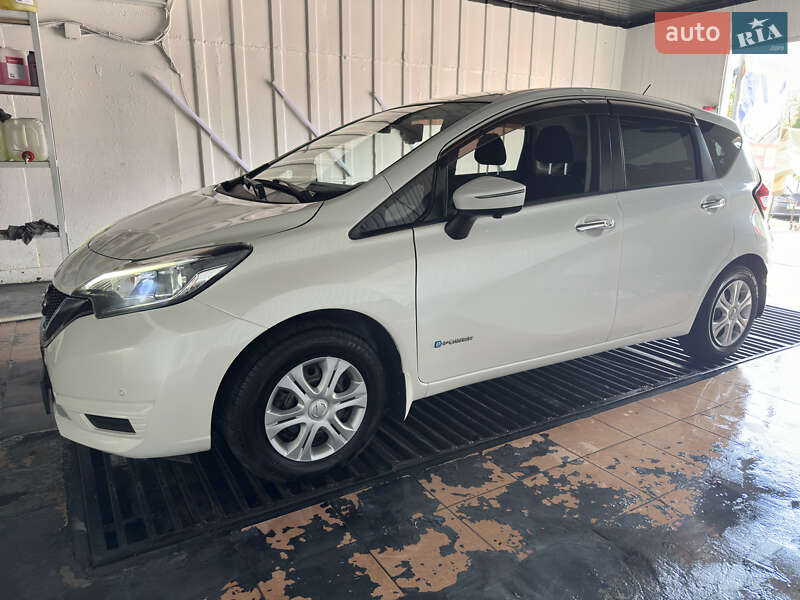 Хэтчбек Nissan Note 2017 в Киеве