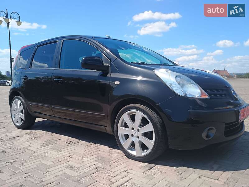 Хэтчбек Nissan Note 2006 в 