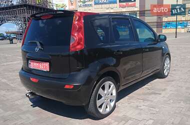 Хэтчбек Nissan Note 2006 в 