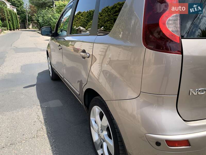 Хэтчбек Nissan Note 2009 в Одессе