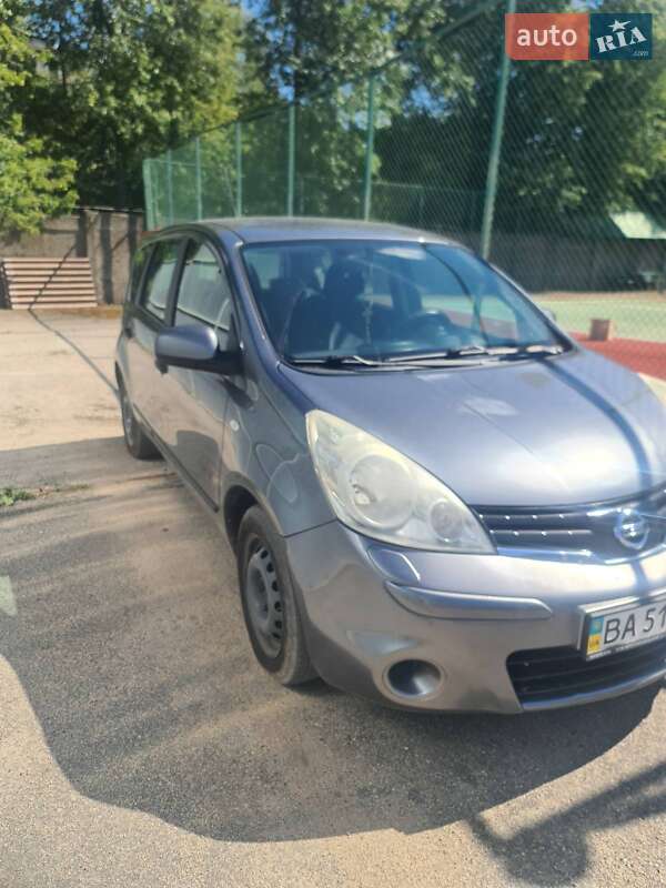Хэтчбек Nissan Note 2010 в Кропивницком