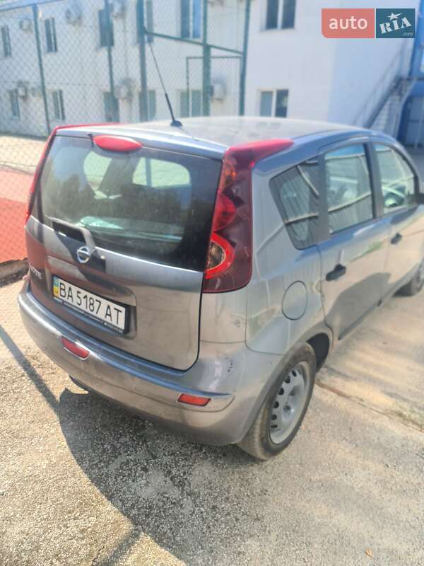 Хэтчбек Nissan Note 2010 в Кропивницком