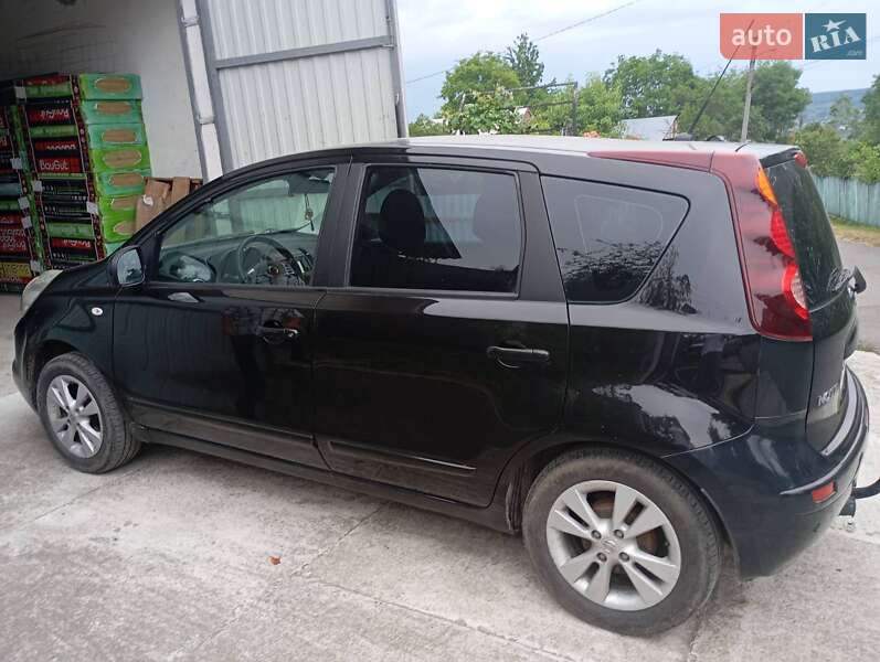 Хэтчбек Nissan Note 2010 в Ивано-Франковске