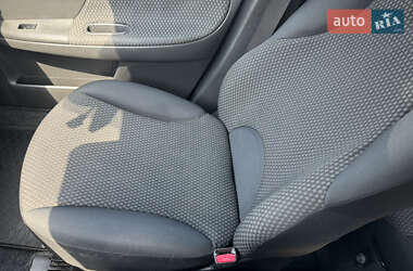 Хэтчбек Nissan Note 2006 в 