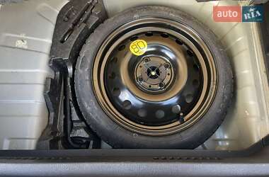 Хэтчбек Nissan Note 2007 в 